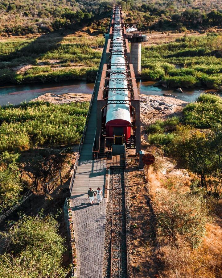 Lodge Kruger Shalati - Train On The Bridge & Garden *