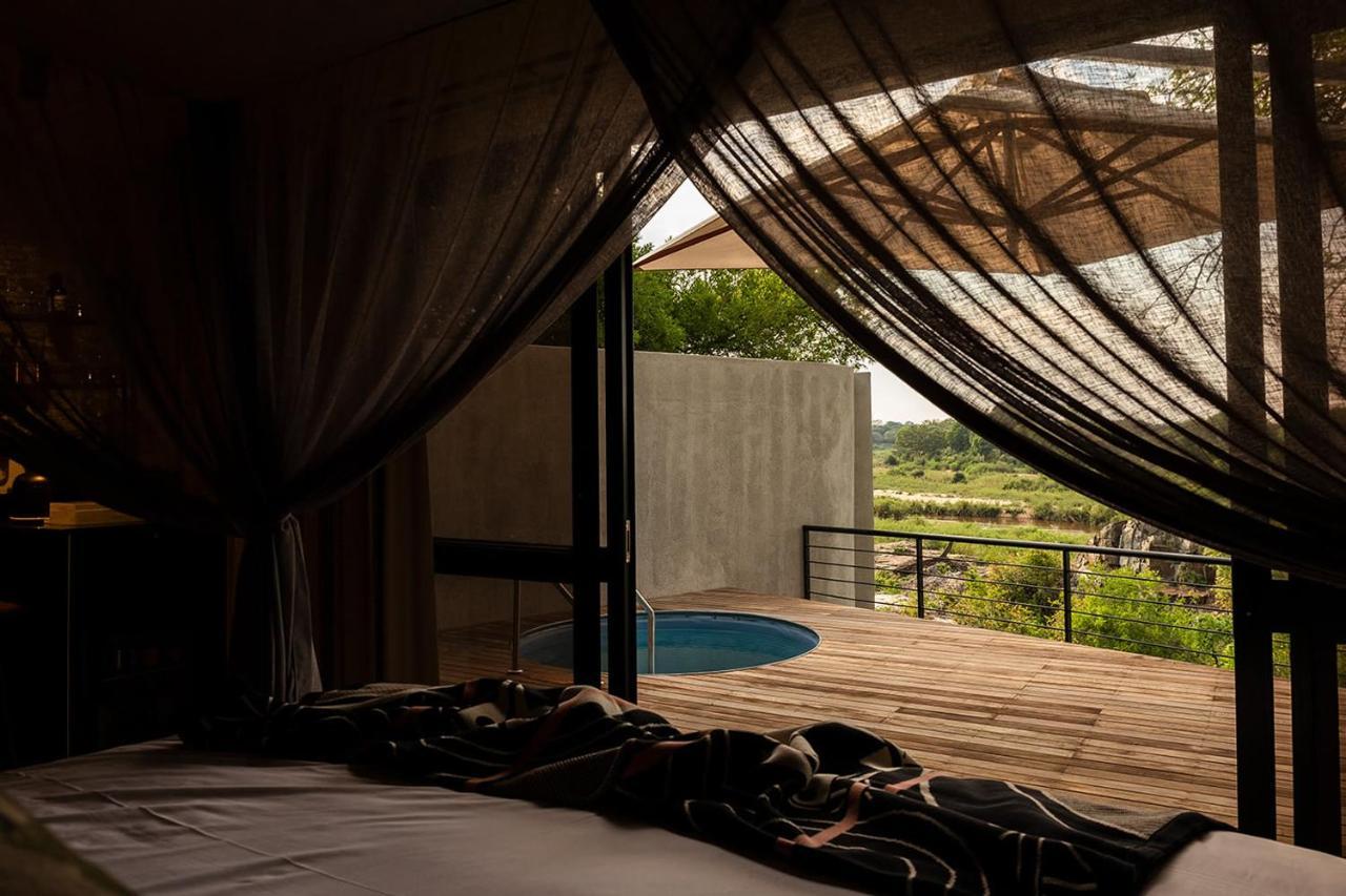 Lodge Kruger Shalati - Train On The Bridge & Garden *