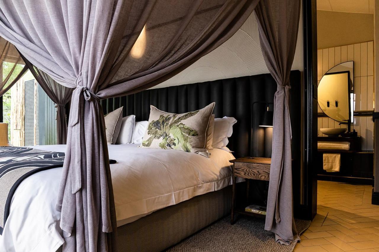 Lodge Kruger Shalati - Train On The Bridge & Garden *