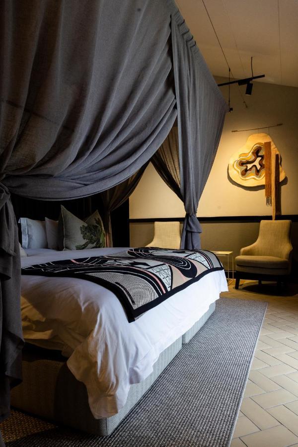 Lodge Kruger Shalati - Train On The Bridge & Garden