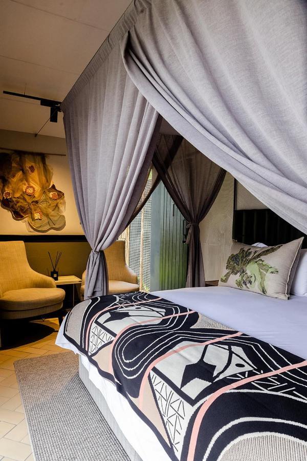 Lodge Kruger Shalati - Train On The Bridge & Garden Skukuza